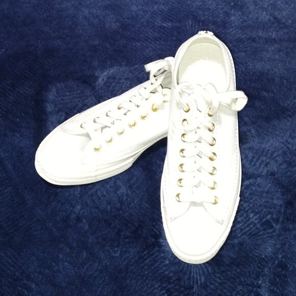 Women's Chuck Taylor Converse Light Blue Shoes Size US 11. EUC. - Picture 1 of 8